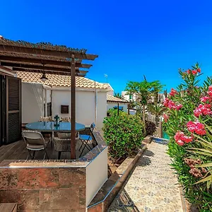 https://deluxe-bungalow-perla-del-sur.adeje-hotels.com