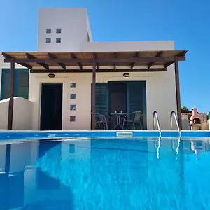 https://villa-con-piscina-cerca-de-las-dunas-de-corralejo.hotelsfuerteventura.org