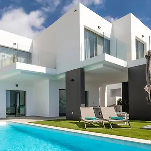 https://villa-felicity.tenerifehoteles.net