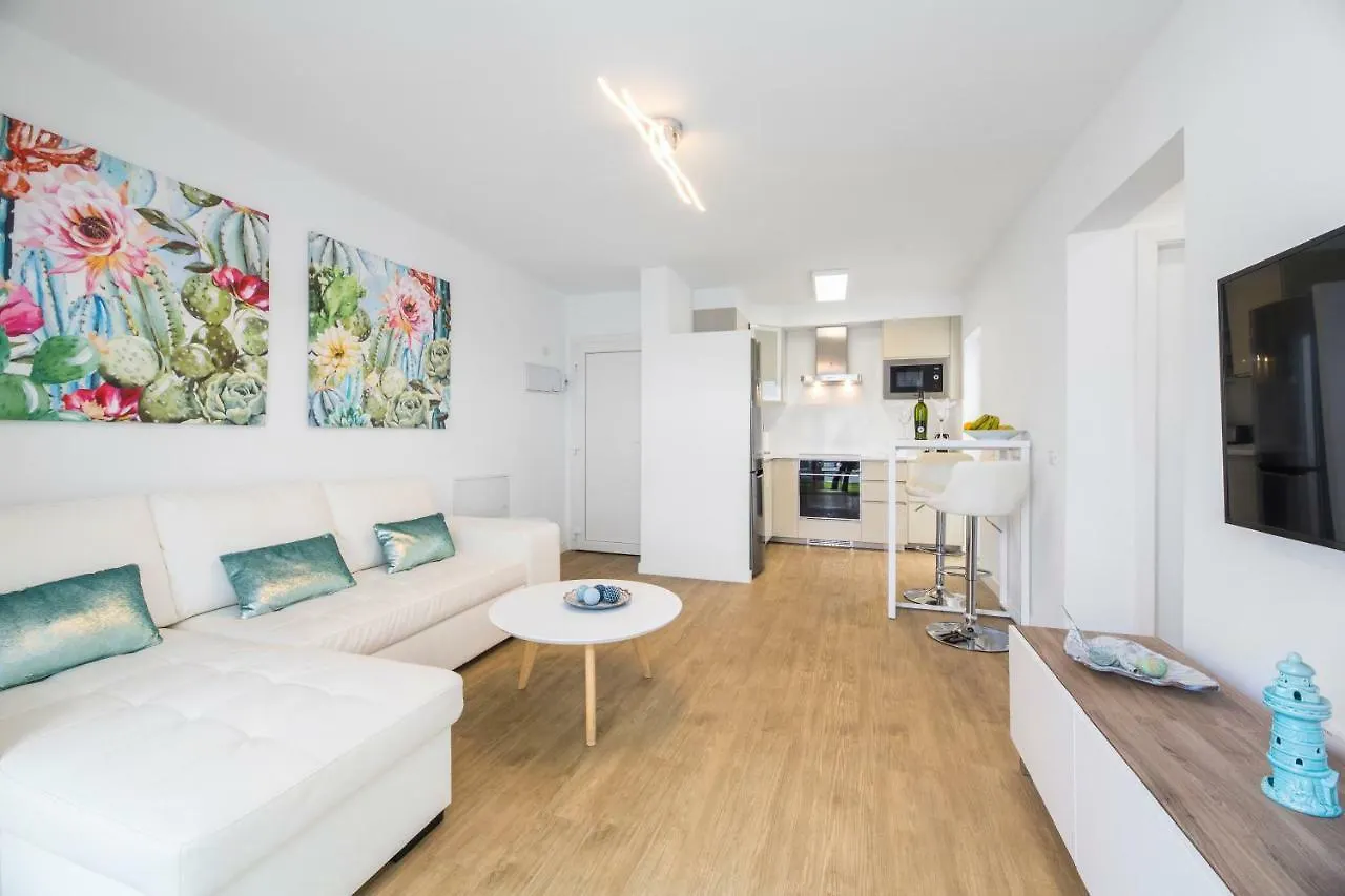 Apartment Flower Beach Suite 1 Playa Honda  Spain